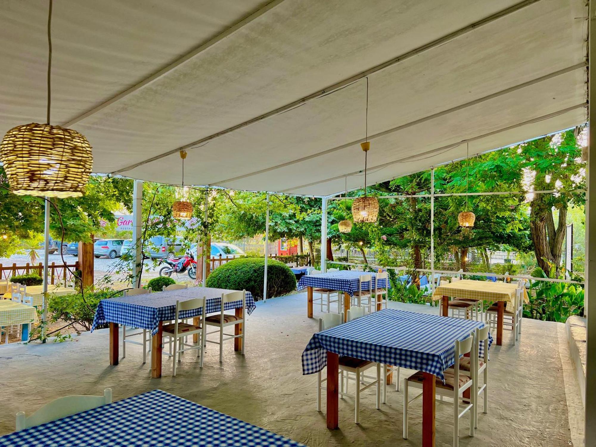 Garden Villa Naza Piqeras Extérieur photo